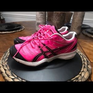 Womens shoes good condition for the price